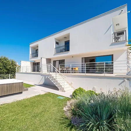 New! Paloma Blanca 4-bedroom With Sea Views Villa