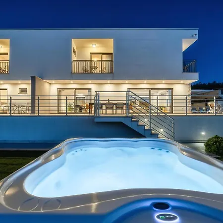 New! Paloma Blanca 4-bedroom With Sea Views Villa Seget Vranjica