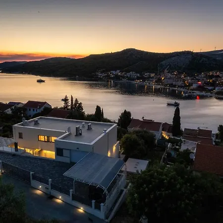 New! Paloma Blanca 4-bedroom With Sea Views Seget Vranjica