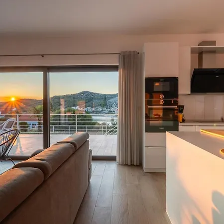 New! Paloma Blanca 4-bedroom With Sea Views Villa