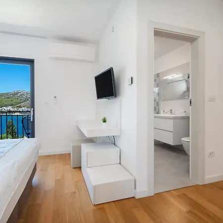 Villa Paloma Blanca 4-bedroom With Sea Views Seget Vranjica