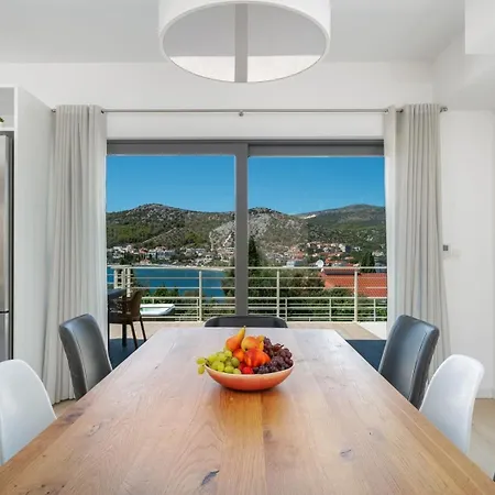 New! Paloma Blanca 4-bedroom With Sea Views Seget Vranjica