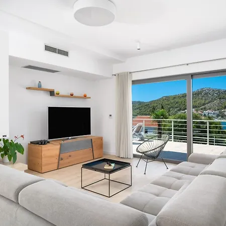 New! Paloma Blanca 4-bedroom With Sea Views Villa *