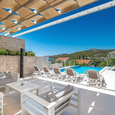 Villa Paloma Blanca 4-bedroom With Sea Views Seget Vranjica