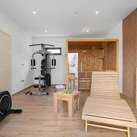 New! Paloma Blanca 4-bedroom With Sea Views Βίλα